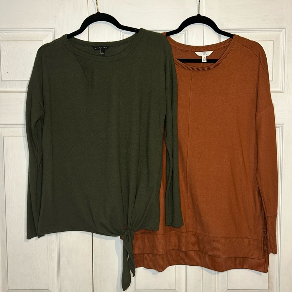 2 Sweaters size Medium